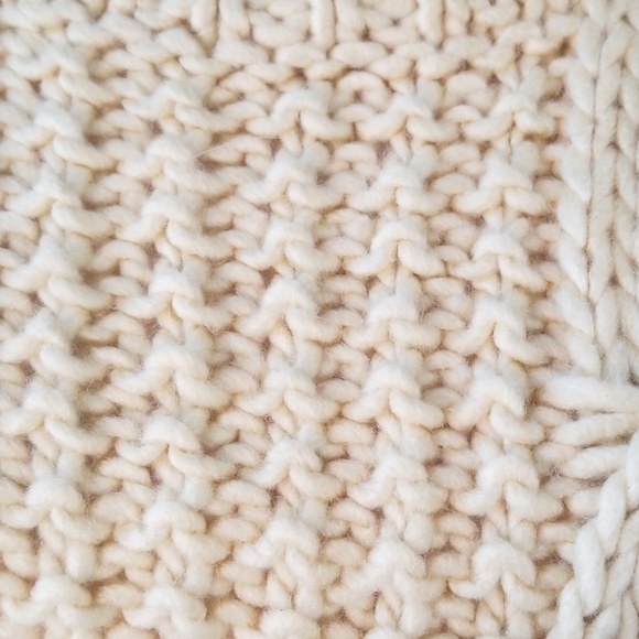 UNIF Chunky Knit Oversized Sweater - Picture 8 of 8